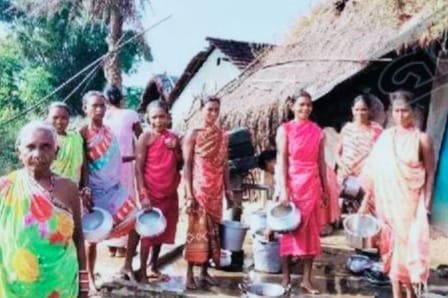 ଟିକ୍ରାଗୁଡା ଗାଁକୁ ଦୂଷିତ ପାଣି ଭରସା