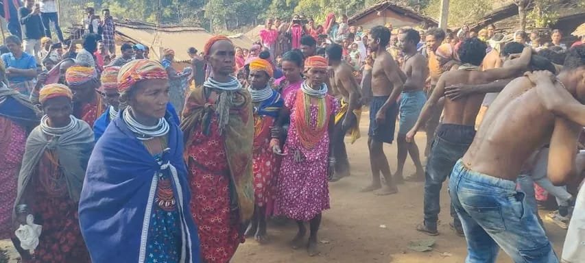 ବଣ୍ଡାଘାଟିରେ ରକ୍ତର ସମ୍ପର୍କ: ‘ଝାଟିମରା’ ପର୍ବରେ ରକ୍ତ ବୁହାଇ ଗଢ଼ିଲେ ବନ୍ଧୁତ୍ୱ