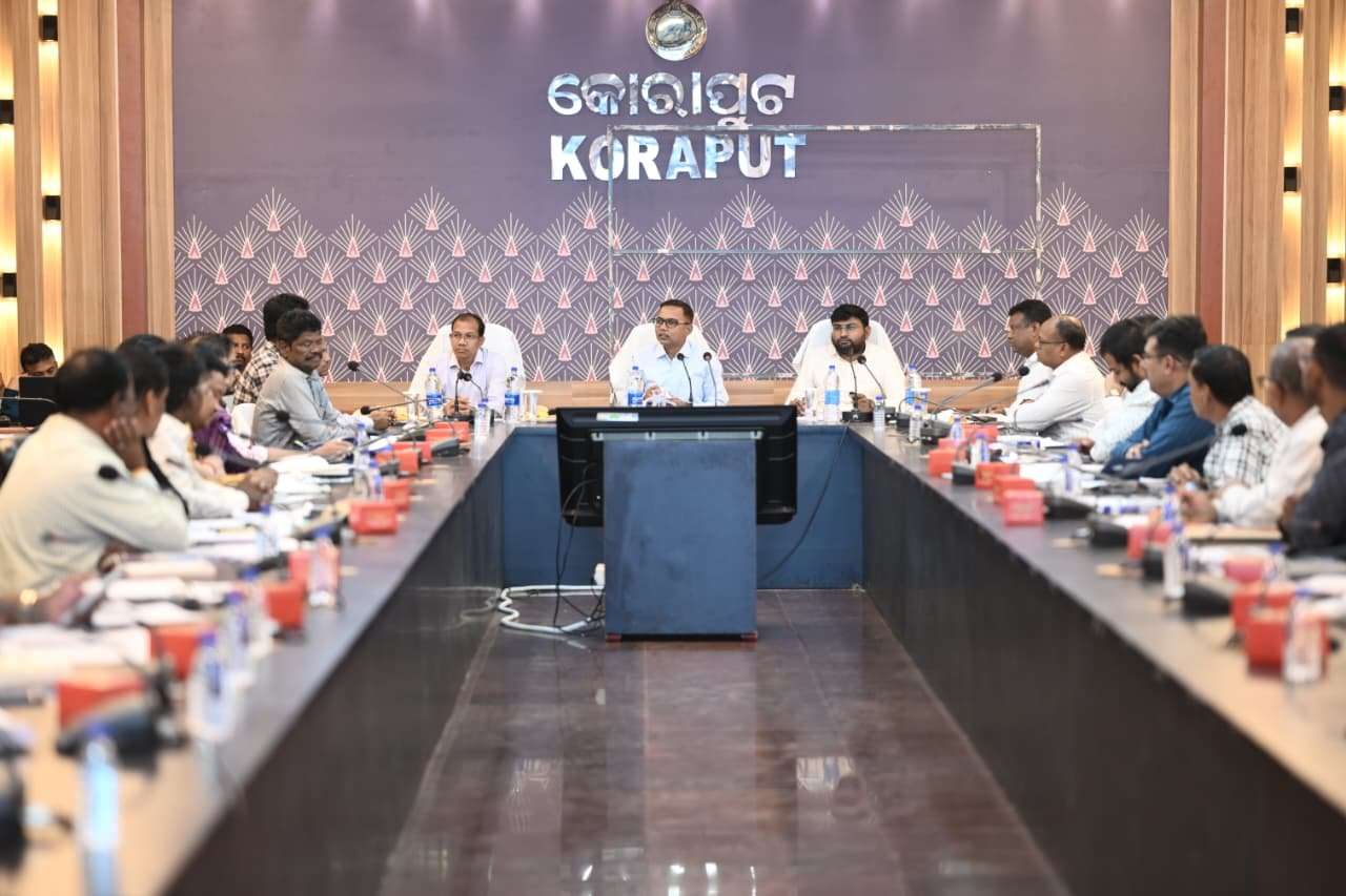 କୋରାପୁଟ ଗସ୍ତରେ ମତ୍ସ୍ୟ ଓ ପ୍ରାଣୀସମ୍ପଦ ବିକାଶ ସଚିବ ପ୍ରେମଚନ୍ଦ୍ର ଚୌଧୁରୀ: ବିଭିନ୍ନ ପ୍ରକଳ୍ପର କଲେ ସମୀକ୍ଷା