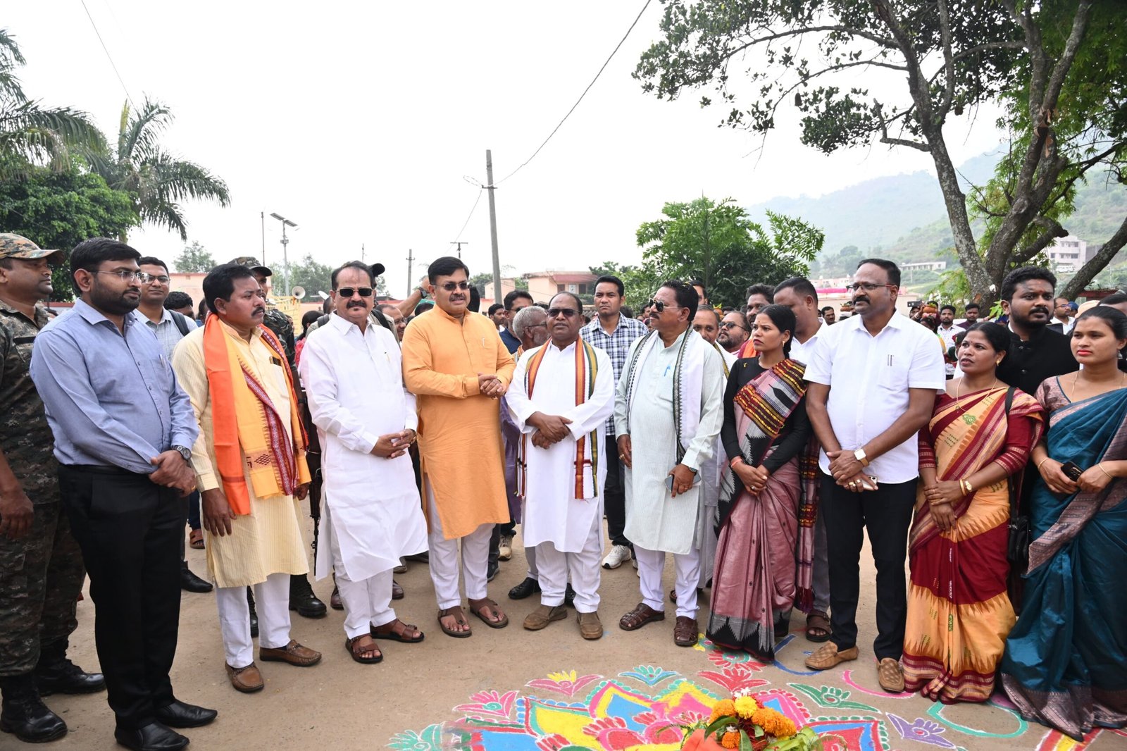 କୋଟିଆ ମାଟିରେ ଦୁଇ ମନ୍ତ୍ରୀ: ବିକାଶର ପ୍ରତିଶ୍ରୁତି ସହ ରଥ ଚକ ପ୍ରତିଷ୍ଠା