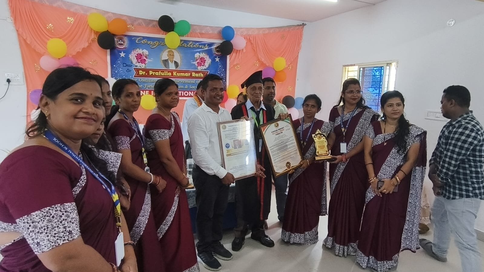 ବୟୋଜ୍ୟେଷ୍ଠ ଶିକ୍ଷାବିତ ପ୍ରଫୁଲ୍ଲ କୁମାର ରଥଙ୍କୁ ଡକ୍ଟରେଟ ଉପାଧି: ପୁରୁଷୋତ୍ତମପୁରରେ ଉତ୍ସସିତ ସମ୍ବର୍ଦ୍ଧନା