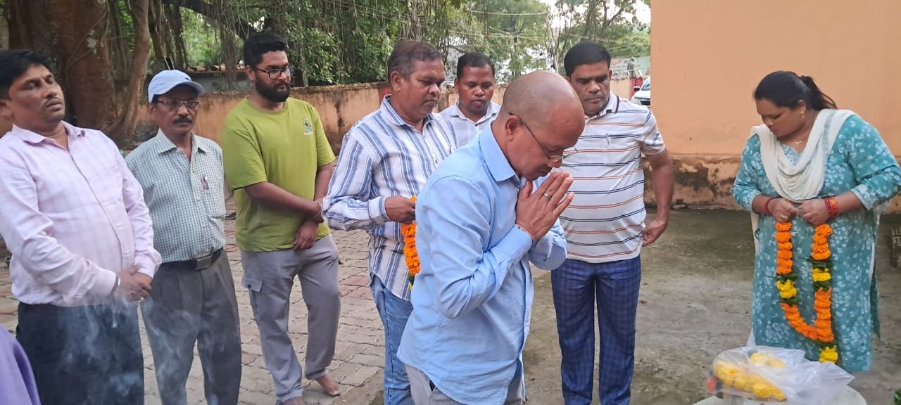 ଜିଲ୍ଲା ସୂଚନା ଓ ଲୋକ ସମ୍ପର୍କ ଅଧିକାରୀ ସ୍ୱର୍ଗତ ସ୍ୱରାଜ୍ୟ ଶିଶାଙ୍କୁ ଶେଷ ଶ୍ରଦ୍ଧାଞ୍ଜଳି